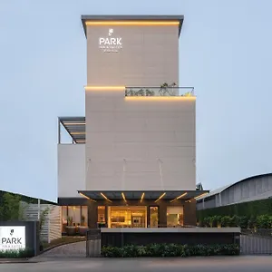 Park & By Radisson East Hotel