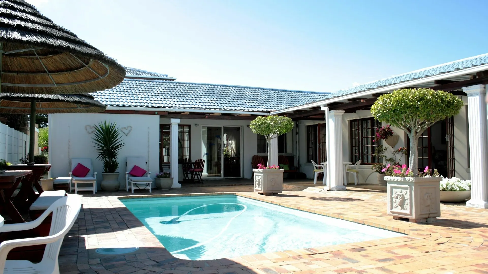 *** Guest house Dolphin Inn Blouberg Bloubergstrand South Africa